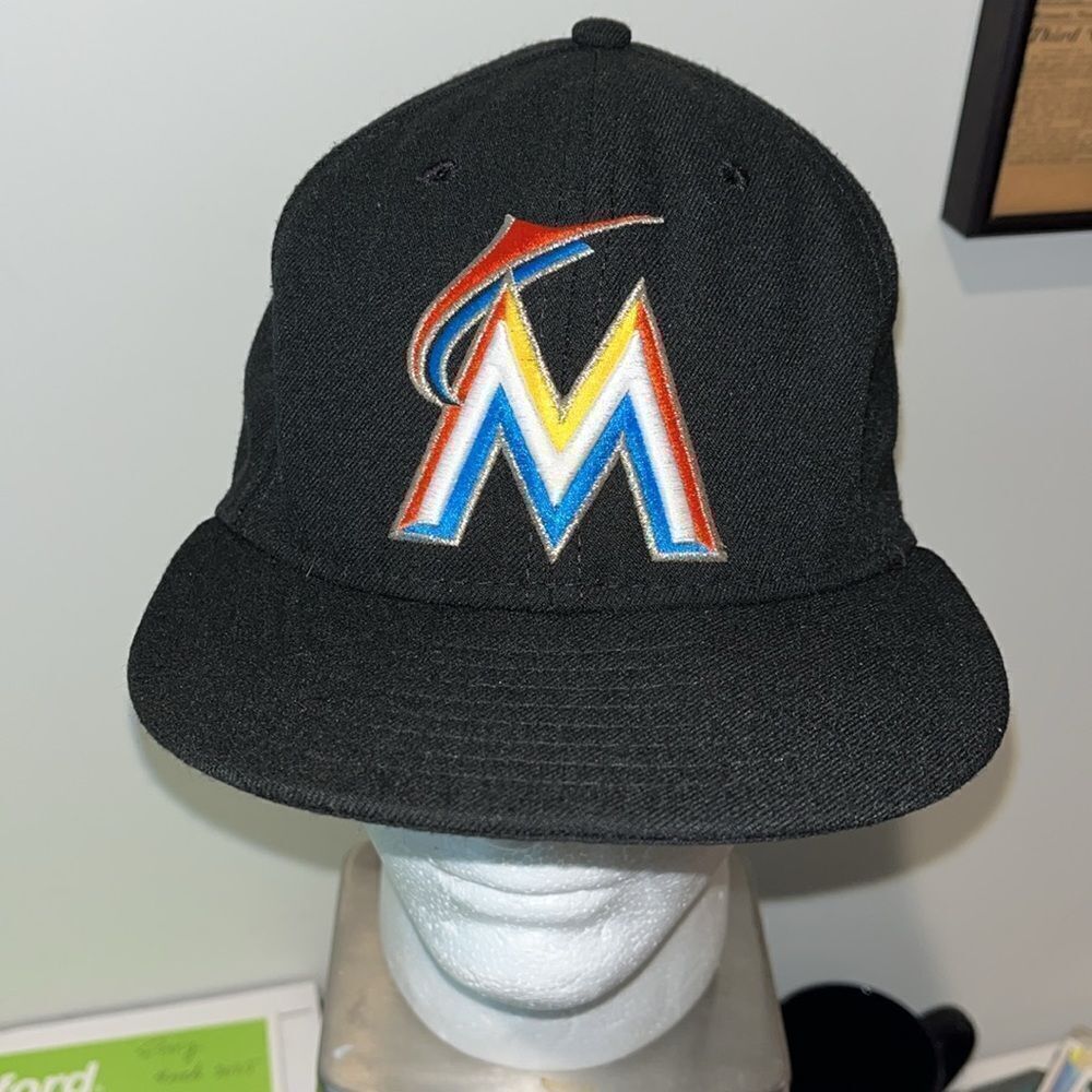 Black Fitted Miami Marlins New Era Made in USA authentic baseball cap 7 1/4